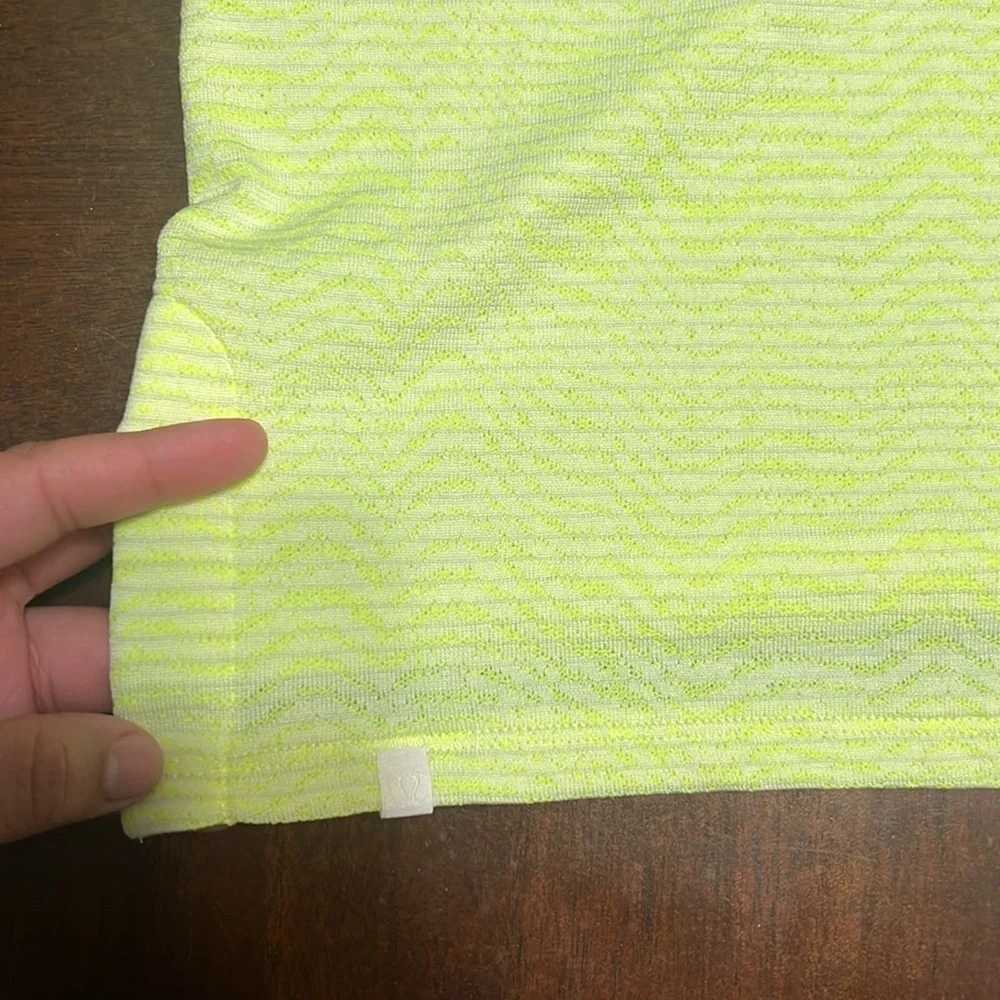 Lululemon top